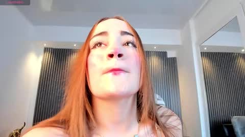 Snapshot of madisonanngel chatting on 11/26/25, 08:21 Madison Angel online show from 11/26/25, 08:21