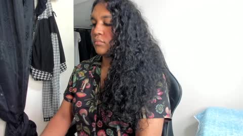 Snapshot of madisonbrunette_lxs chatting on 01/03/25, 01:48 madison online show from 01/03/25, 01:48