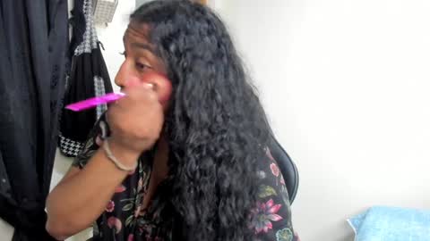 Snapshot of madisonbrunette_lxs chatting on 01/03/25, 05:06 madison online show from 01/03/25, 05:06