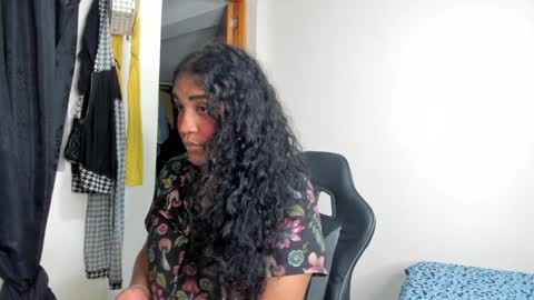 Snapshot of madisonbrunette_lxs chatting on 01/05/25, 03:43 madison online show from 01/05/25, 03:43