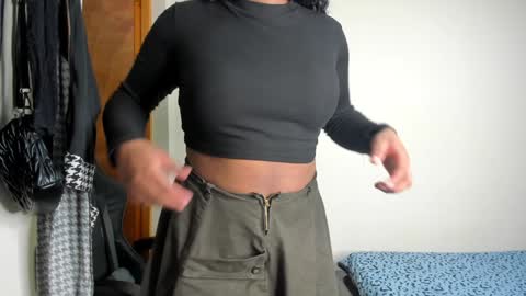 Snapshot of madisonbrunette_lxs chatting on 01/08/25, 06:41 madison online show from 01/08/25, 06:41