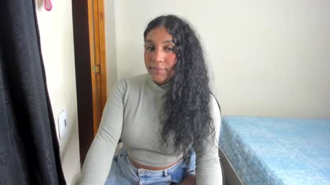 Snapshot of madisonbrunette_lxs chatting on 02/07/25, 03:55 madison online show from 02/07/25, 03:55