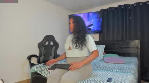 Snapshot of madisonbrunette_lxs chatting on 10/14/25, 03:51 madison online show from 10/14/25, 03:51