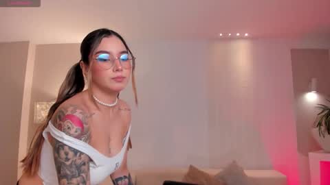 Maddi Collins online show from 11/06/25, 07:26