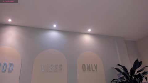 Maddi Collins online show from 04/02/26, 07:55