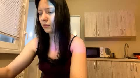 Snapshot of madisonduey chatting on 12/23/25, 06:11 Eve online show from 12/23/25, 06:11