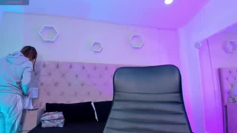 madison online show from 10/12/25, 01:32