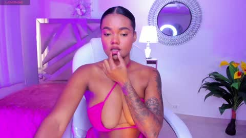 Snapshot of madisson_davon chatting on 12/14/24, 05:58 Madisson Davon online show from 12/14/24, 05:58