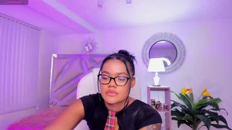 Snapshot of madisson_davon chatting on 12/22/24, 05:10 Madisson Davon online show from 12/22/24, 05:10