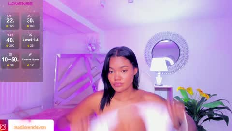 Snapshot of madisson_davon chatting on 12/23/24, 05:54 Madisson Davon online show from 12/23/24, 05:54