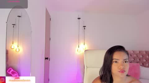 Snapshot of madisson_davon chatting on 10/01/25, 12:00 Madisson Davon online show from 10/01/25, 12:00