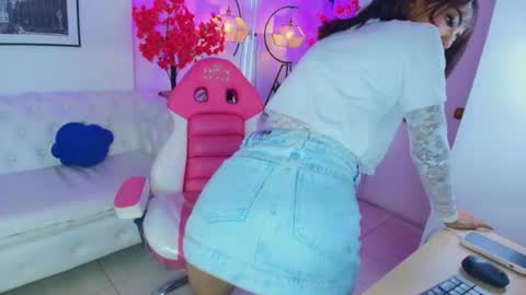 madisson_thompsonn online show from 06/22/26, 07:55