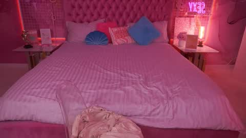 Snapshot of madissonsoft chatting on 10/22/25, 01:00 madissonsoft online show from 10/22/25, 01:00