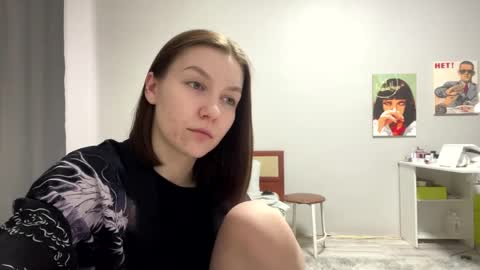 Snapshot of madlynarms chatting on 04/10/26, 01:27 Mary online show from 04/10/26, 01:27