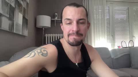 Snapshot of madrigal83 chatting on 04/22/26, 11:01 Mad88 online show from 04/22/26, 11:01