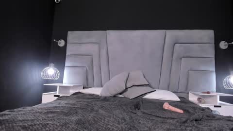 MAEE ANGELS online show from 12/12/24, 05:10