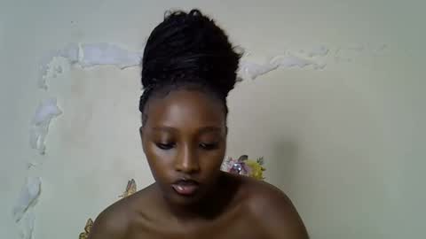 Maee online show from 11/30/25, 04:44