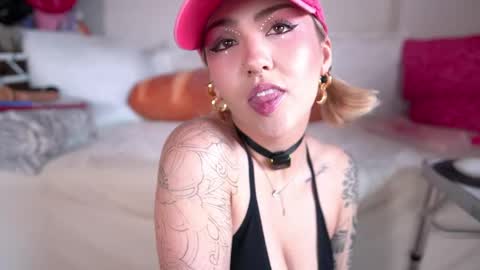 Maeve  schedule 11 am- 530 pm colombia time  online show from 04/17/26, 04:32