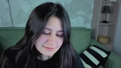 Mia online show from 03/04/26, 02:45