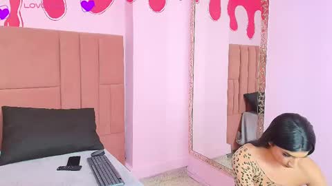 Snapshot of maeve_wilde chatting on 02/28/25, 09:33 maeve_wilde online show from 02/28/25, 09:33