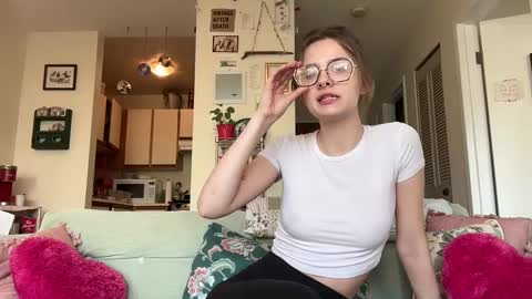 maeve online show from 01/11/25, 10:29