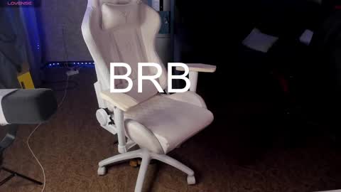 Maevee online show from 02/19/25, 11:06