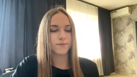 Sara online show from 04/18/26, 06:17