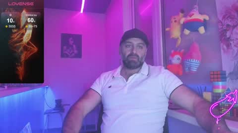 Snapshot of magabear chatting on 01/11/25, 04:14 Magabear online show from 01/11/25, 04:14