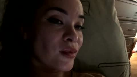 Snapshot of magggg658318 chatting on 02/13/25, 02:09 magggg658318 online show from 02/13/25, 02:09