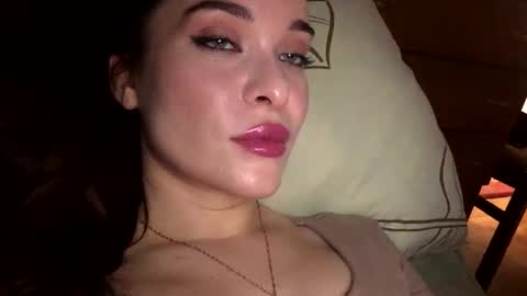 Snapshot of magggg658318 chatting on 10/30/25, 03:57 magggg658318 online show from 10/30/25, 03:57