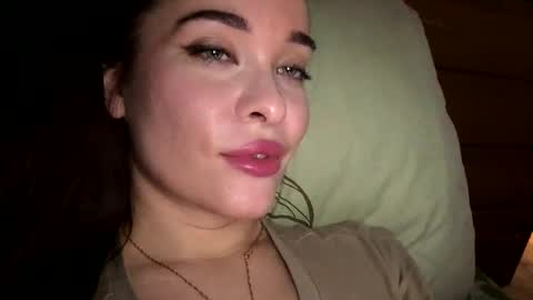 Snapshot of magggg658318 chatting on 11/20/25, 05:12 magggg658318 online show from 11/20/25, 05:12