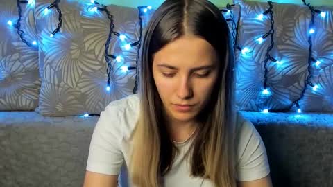 Maggie online show from 10/24/25, 02:19