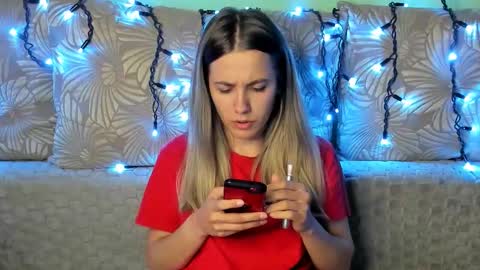 Maggie online show from 10/28/25, 02:04