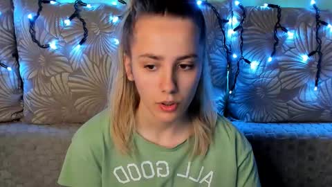 Maggie online show from 12/14/25, 01:33