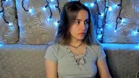 Snapshot of maggiecake chatting on 06/11/26, 01:49 Maggie online show from 06/11/26, 01:49