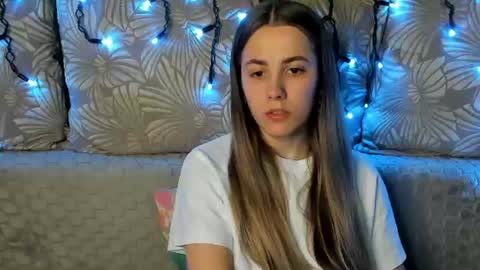 Snapshot of maggiecake chatting on 06/18/26, 01:06 Maggie online show from 06/18/26, 01:06