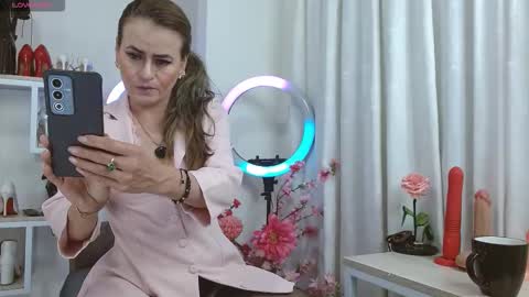 Snapshot of maghenta chatting on 09/12/25, 11:37 Maghenta-MS mature online show from 09/12/25, 11:37