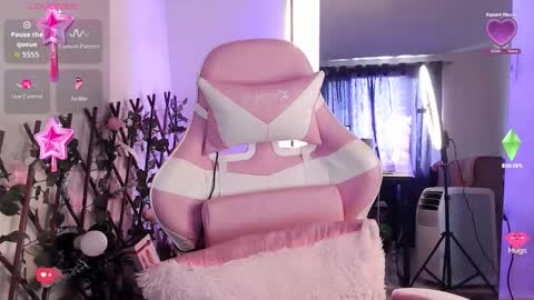 Luna  online show from 10/19/25, 07:25