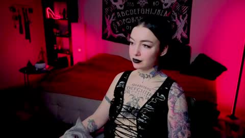 Snapshot of magic_alie chatting on 05/13/26, 08:06 Magic Allie online show from 05/13/26, 08:06