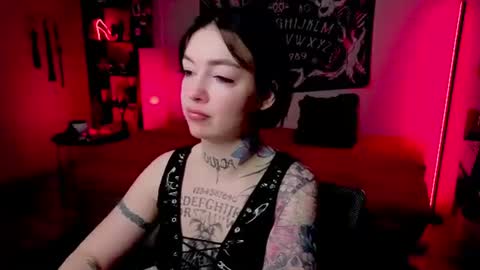 Snapshot of magic_alie chatting on 06/16/26, 08:33 Magic Allie online show from 06/16/26, 08:33