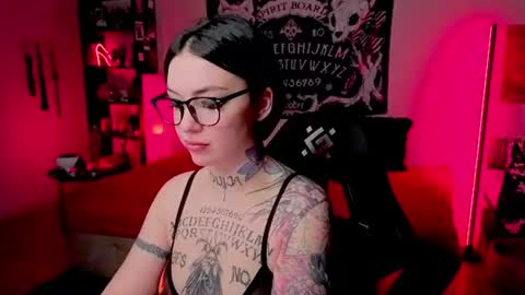 Snapshot of magic_alie chatting on 06/24/26, 09:03 Magic Allie online show from 06/24/26, 09:03