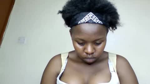 Snapshot of magic_bliss chatting on 12/21/25, 03:13 Bliss online show from 12/21/25, 03:13