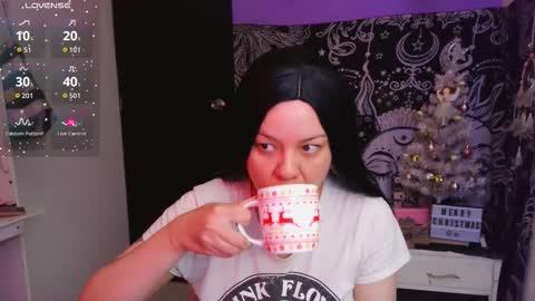 Claire online show from 12/21/25, 09:11