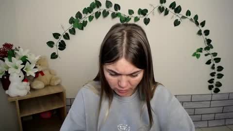 magic_katarina_ online show from 10/06/25, 06:44