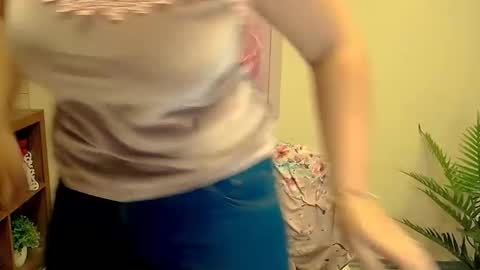 Snapshot of magic_kristy chatting on 11/25/25, 08:25 Kristy online show from 11/25/25, 08:25