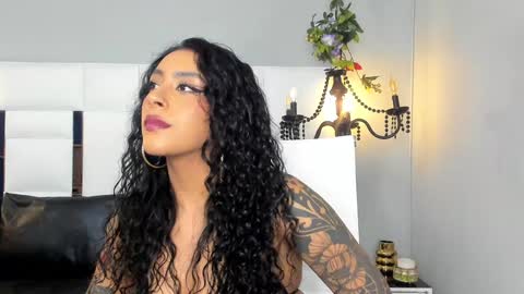 Snapshot of magic_marg chatting on 01/25/25, 09:35 Marge online show from 01/25/25, 09:35