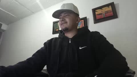 magic_milk23 online show from 09/19/25, 04:58