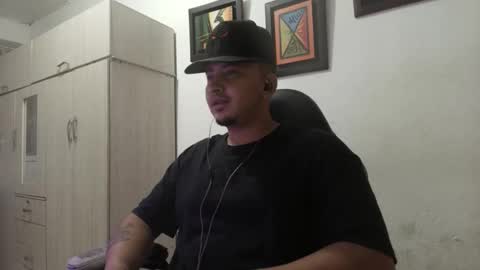 magic_milk23 online show from 09/21/25, 04:14
