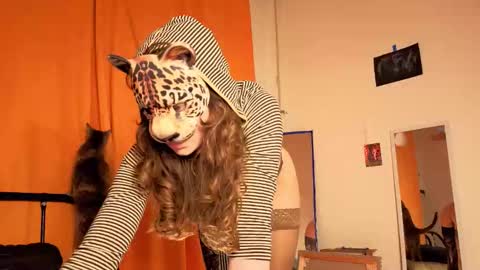 Snapshot of magic_mini_moon chatting on 02/18/26, 07:54 Mikky or Moon online show from 02/18/26, 07:54