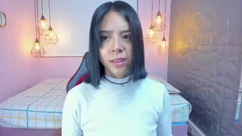 Oliviah online show from 06/17/26, 01:12